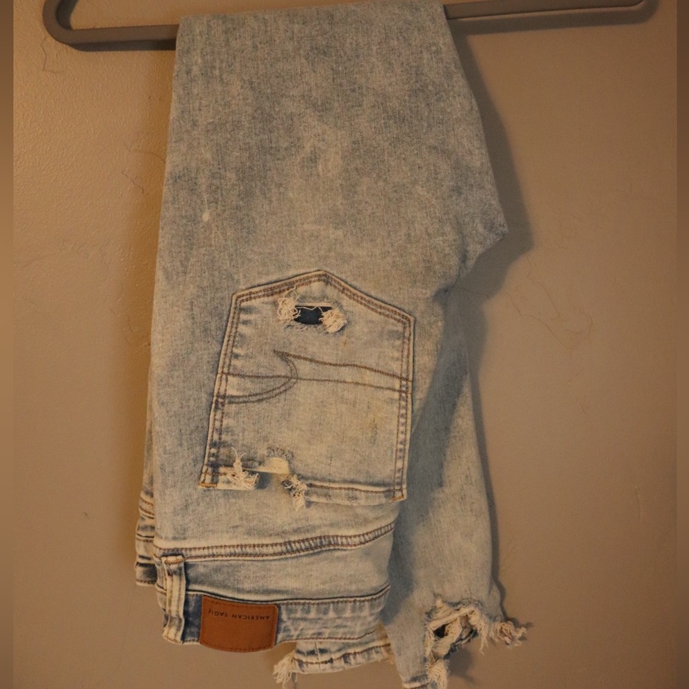 American Eagle Outfitters Faded Blue High-Rise Jeans